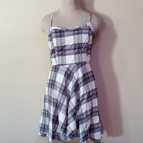 Old Navy Dresses & Skirts - Old navy purple plaid dress L adjustable straps